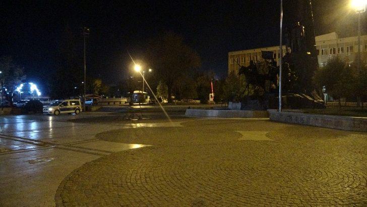 Uşak sokakları boş kaldı G4