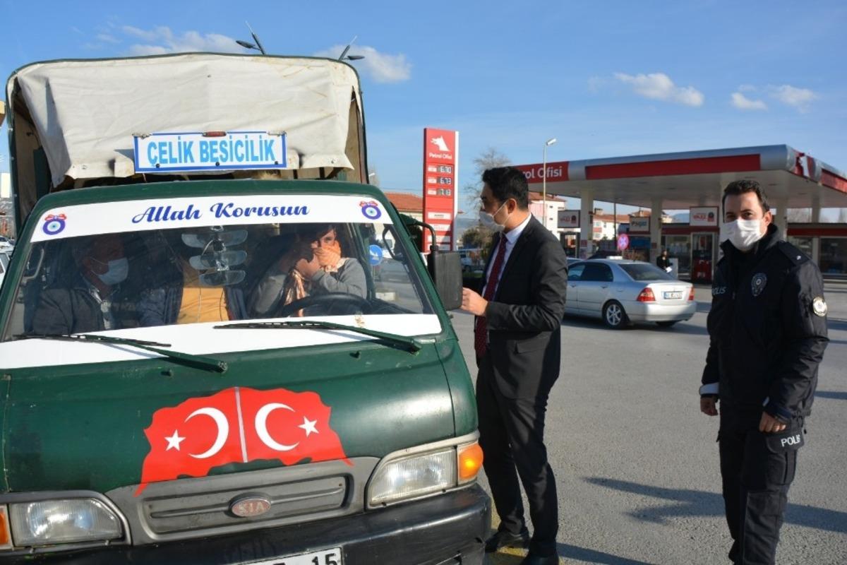 Kaymakamdan ışıksız yaya ge&ccedil;itlerinde denetim