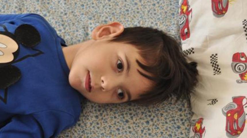 Gitmedikleri doktor kalmadı! Küçük Aras'ın hastalığına çare bulamadılar