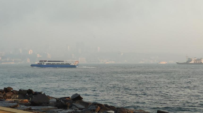 İstanbul Boğazı'nda gemi ge&ccedil;işleri &ccedil;ift y&ouml;nl&uuml; askıya alındı
