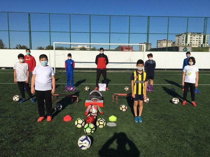 Altınordu’da 3 bin sporcuya spor malzemesi dağıtıldı G1