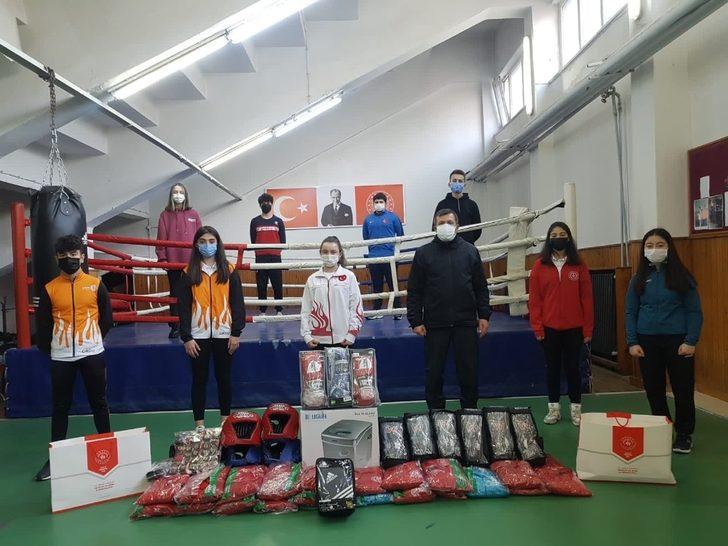 Altınordu’da 3 bin sporcuya spor malzemesi dağıtıldı G2