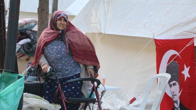 İzmir depremi Economist dergisinde: 'Depremin yaralarını saran Türkiye daha büyüğüne hazırlanıyor'