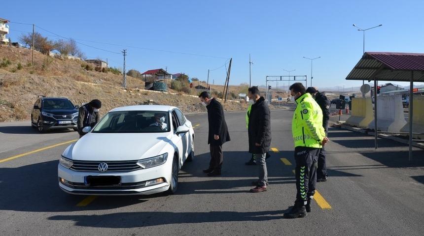 Kaymakam &Ccedil;elik, yol emniyet kontrol noktası denetimi yaptı