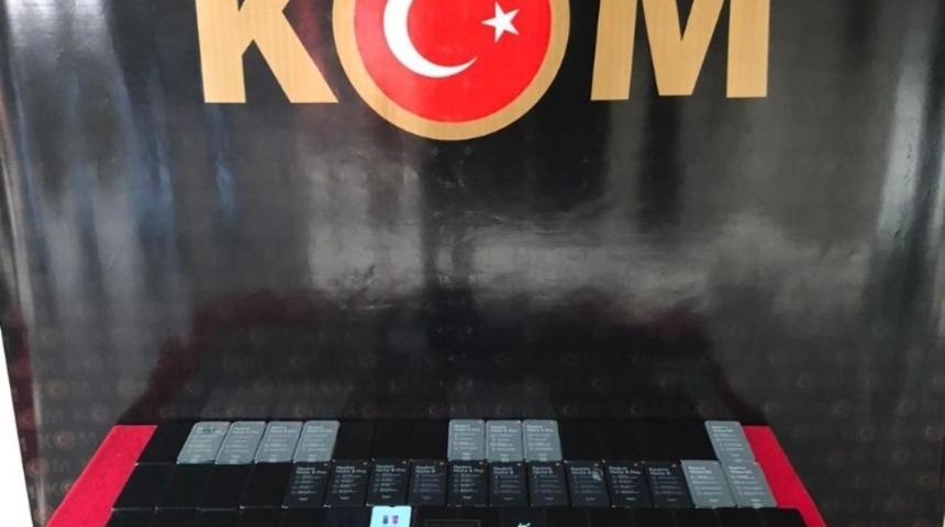 59 adet ka&ccedil;ak telefon ele ge&ccedil;irildi