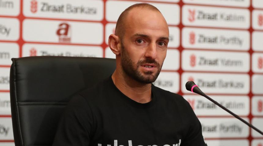 Alanyaspor’da Efecan Karaca’nın koronavirüs testi pozitif çıktı