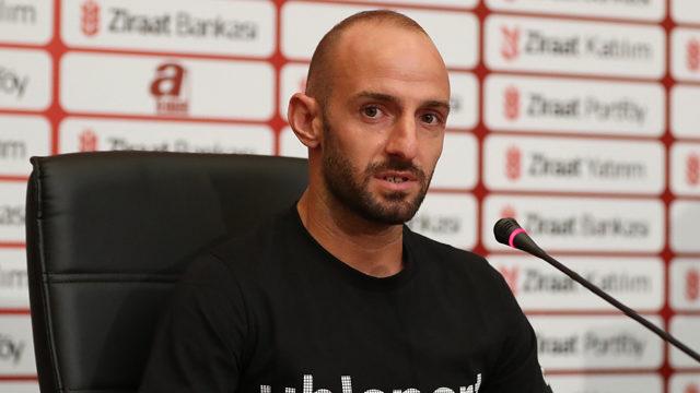 Alanyaspor’da Efecan Karaca’nın koronavirüs testi pozitif çıktı