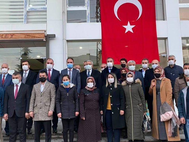 AK Parti Genel Başkan Yardımcısı Demiröz’den Ahlat’a ziyaret G3