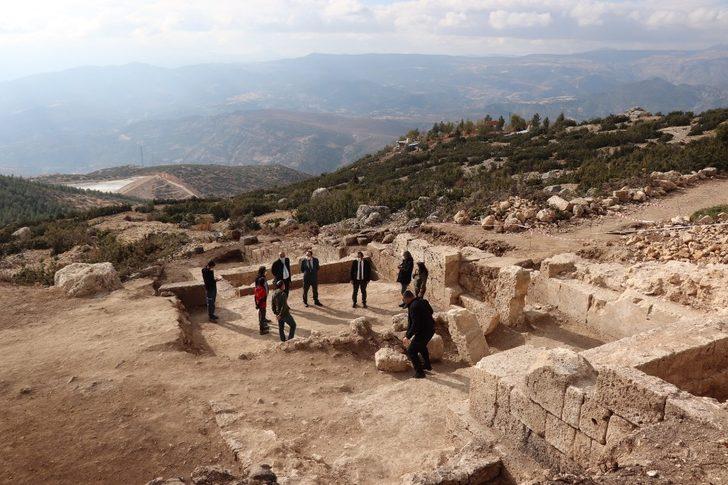 Rektör Akgül, Ermenek’te devam eden arkeolojik kazıları yerinde inceledi G3