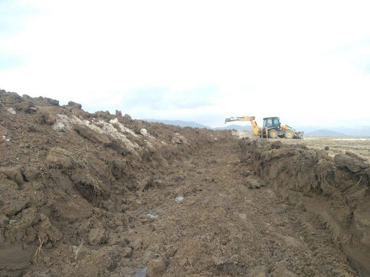 Çaldıran Belediyesinden sulama kanalı yapımı G3