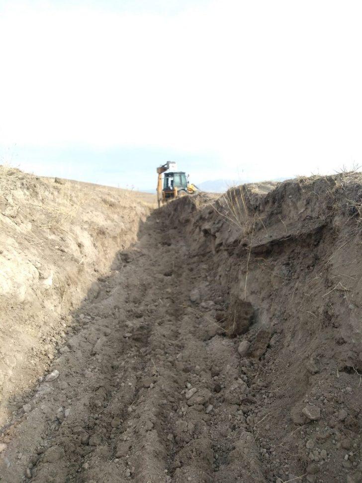 Çaldıran Belediyesinden sulama kanalı yapımı G4
