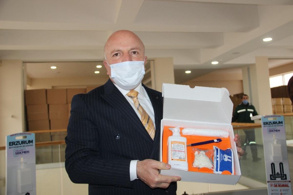 B&uuml;y&uuml;kşehir Belediye Başkanı Mehmet Sekmen yeni hijyen setini tanıttı