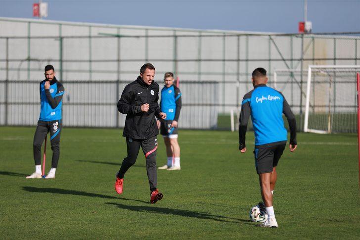 Çaykur Rizespor Teknik Direktörü Tomas: "Fatih Karagümrük maçında toparlanıp eski tempomuzu yakalamalıyız" G5