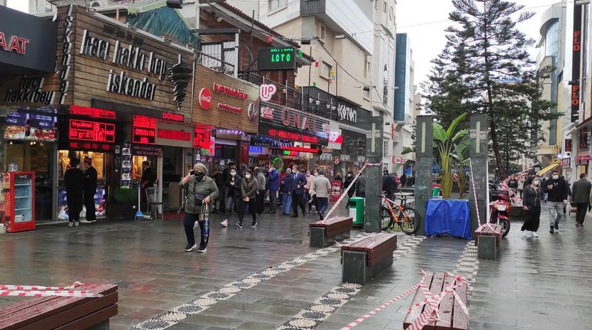 Vaka sayısının yüzde 100 arttığı Antalya'da harita tamamen kırmızıya döndü