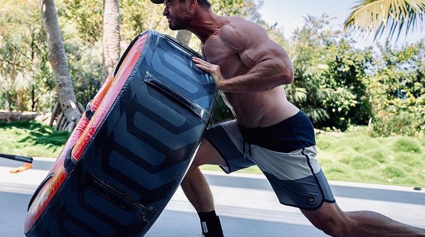 Natalie Portman, Chris Hemsworth’un fotoğrafına kayıtsız kalamadı