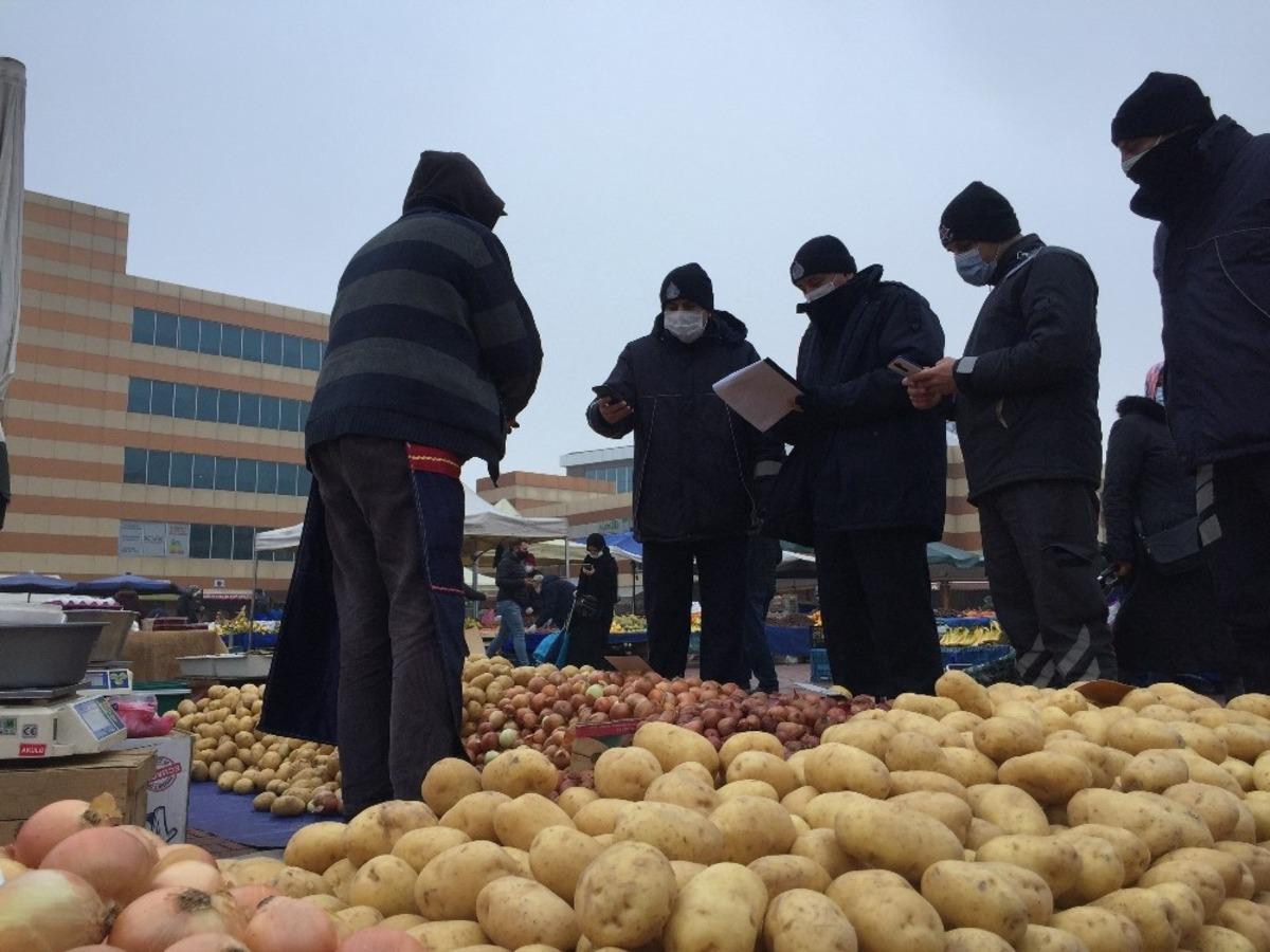 Pazaryerinde tezgah a&ccedil;an esnafa HES kodu sorgusu