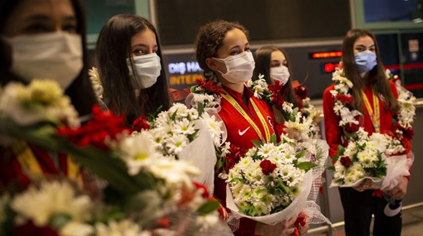 Milli cimnastikçilerin altın madalya gururu