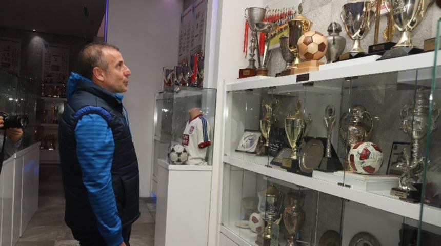 Abdullah Avcı, Trabzonspor Şamil Ekinci Müzesi’ni ziyaret etti