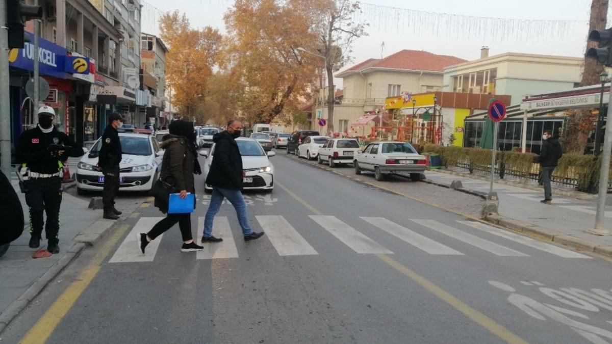 Sındırgı&rsquo;da korona vir&uuml;s denetimleri aralıksız s&uuml;r&uuml;yor