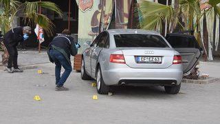 Eski eşini, beraberindeki kişiyi vurup kaçırdı