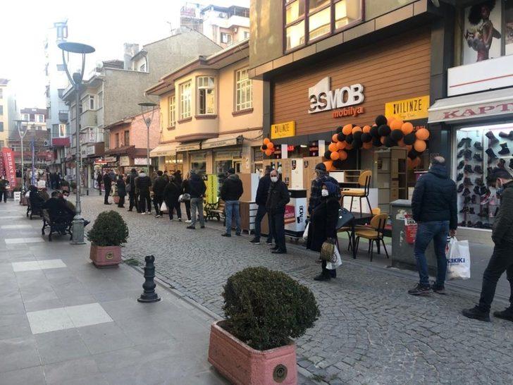 Yasak öncesi kuyruk G1