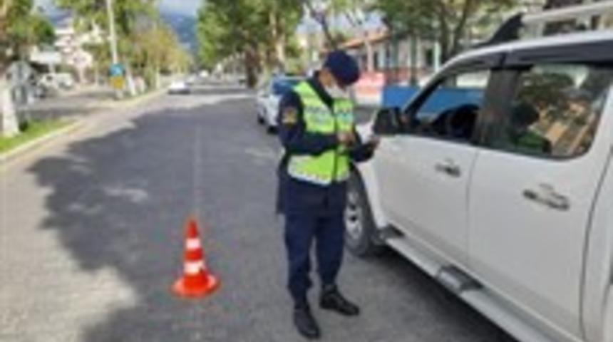 Balıkesir&rsquo;de jandarma son 1 ayda 335 aranan şahsı yakaladı