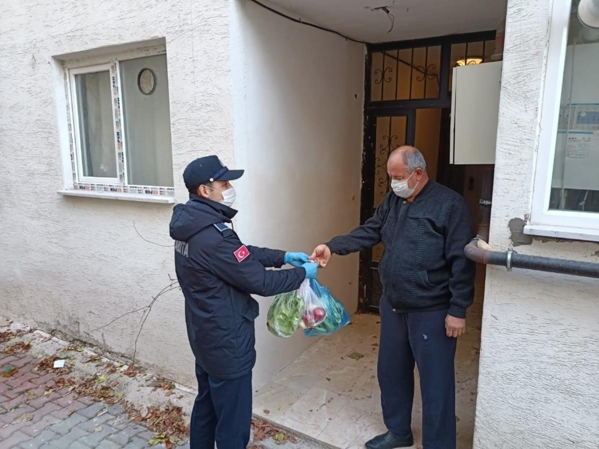 Bilecik&rsquo;te temaslı kişilere istekleri kapılarına kadar g&ouml;t&uuml;r&uuml;ld&uuml;