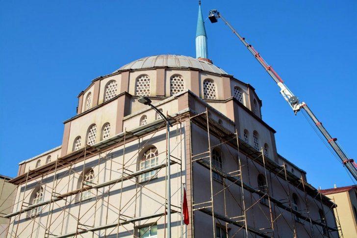 Gülüç Belediyesi cami cemaati için sundurma yaptı G3