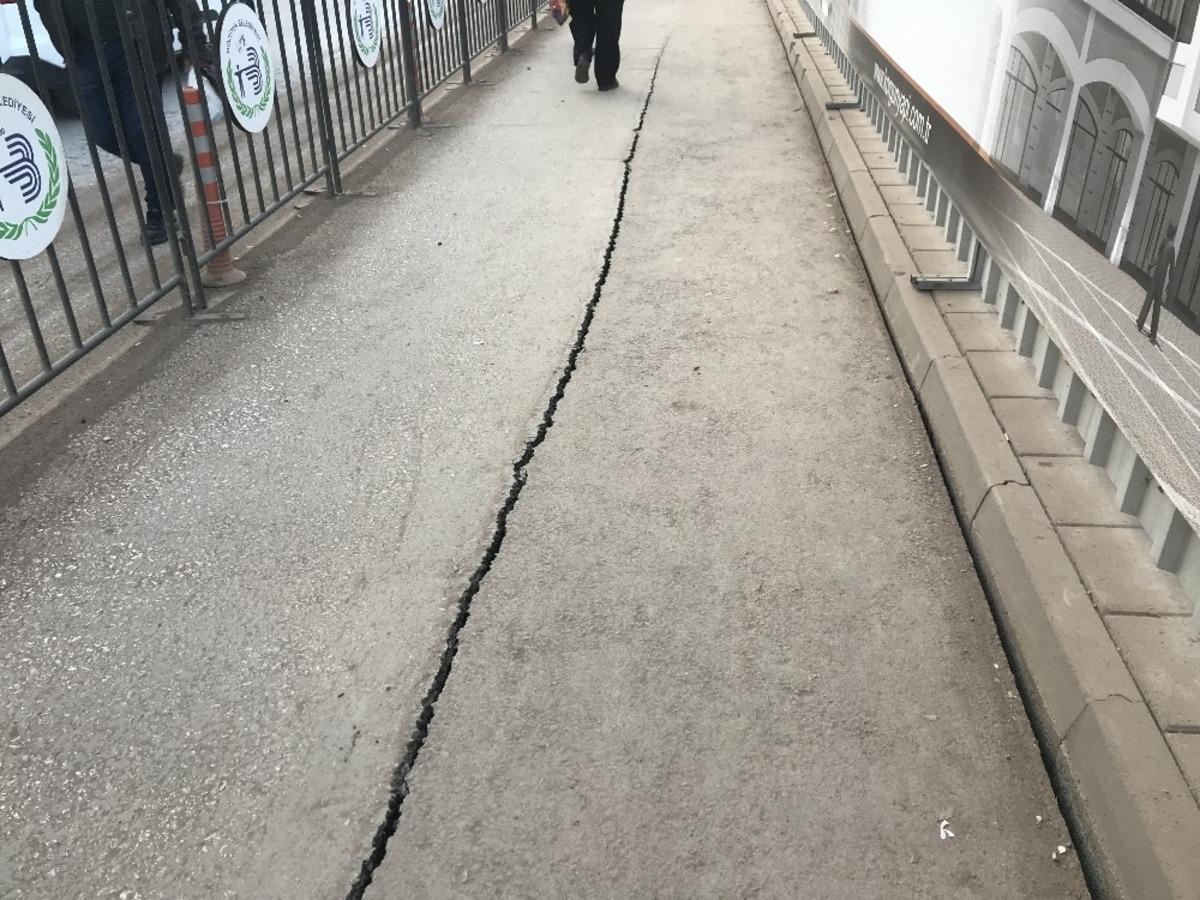 Hal projesi inşaatında &ccedil;&ouml;kme meydana geldi