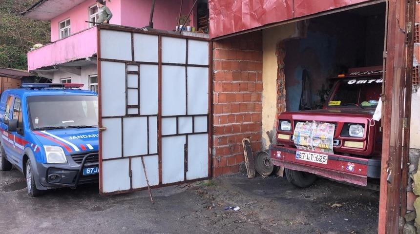 Evi ka&ccedil;ak maden ocağına &ccedil;evirip k&ouml;m&uuml;r &ccedil;ıkartmışlar