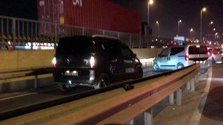 Küçükçekmece'de kısıtlama saatinde ters yönde geri giden sürücüler trafiği birbirine kattı