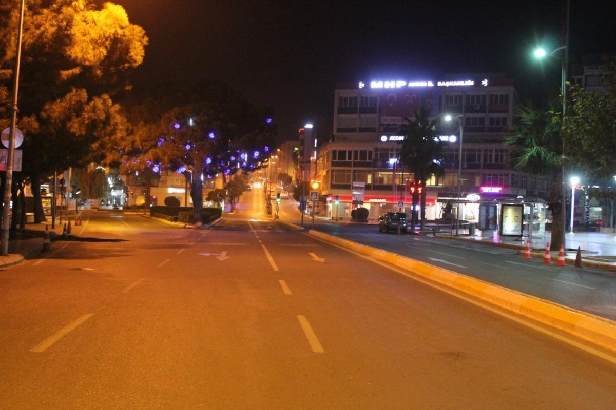 56 saatlik yasak başladı, Aydın sokakları boş kaldı