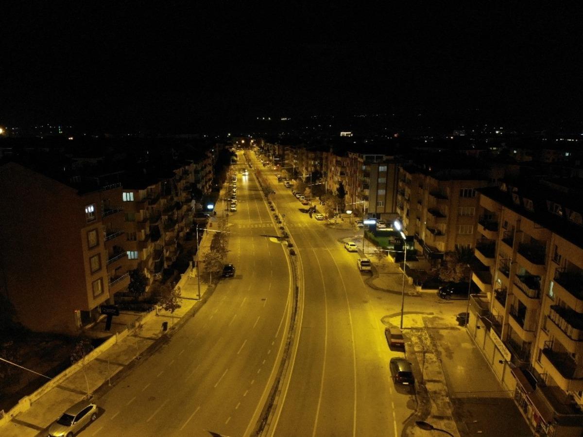 56 saatlik kısıtlamanın başlamasıyla Denizli hayalet şehre d&ouml;nd&uuml;