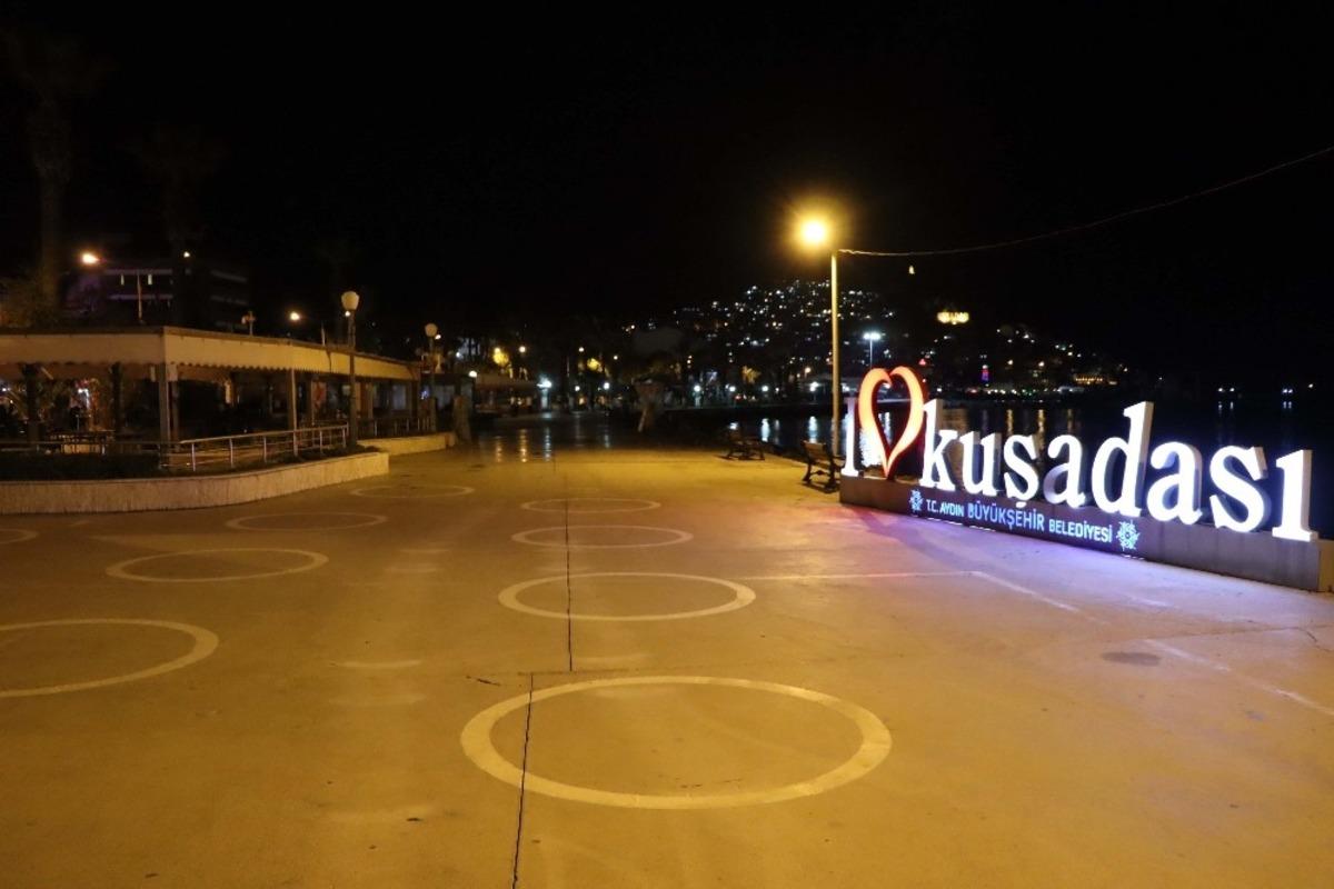 Kuşadası sokağa &ccedil;ıkma kısıtlamasına uydu