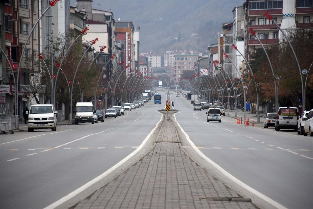 Van, Muş, Bitlis ve Hakkari'de sokaklar boş kaldı