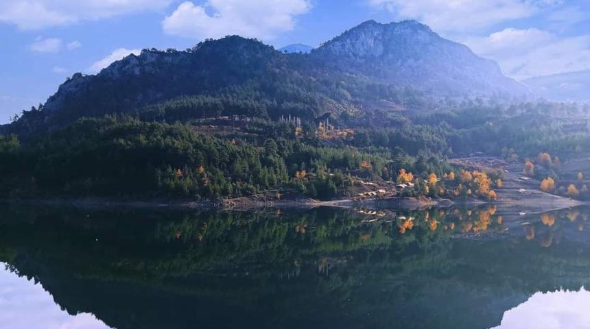 Feke&rsquo;de eldiven ve maskeleri yere atana yaptırım uygulanacak