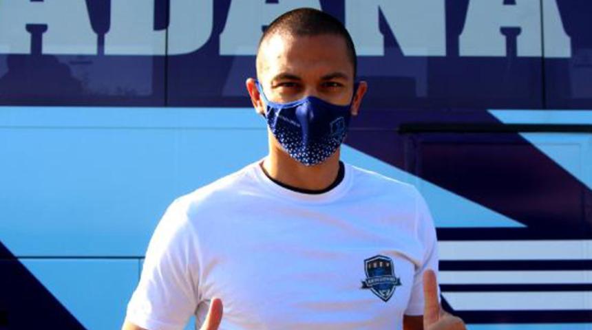 G&ouml;khan İnler'den eğitime tablet desteği