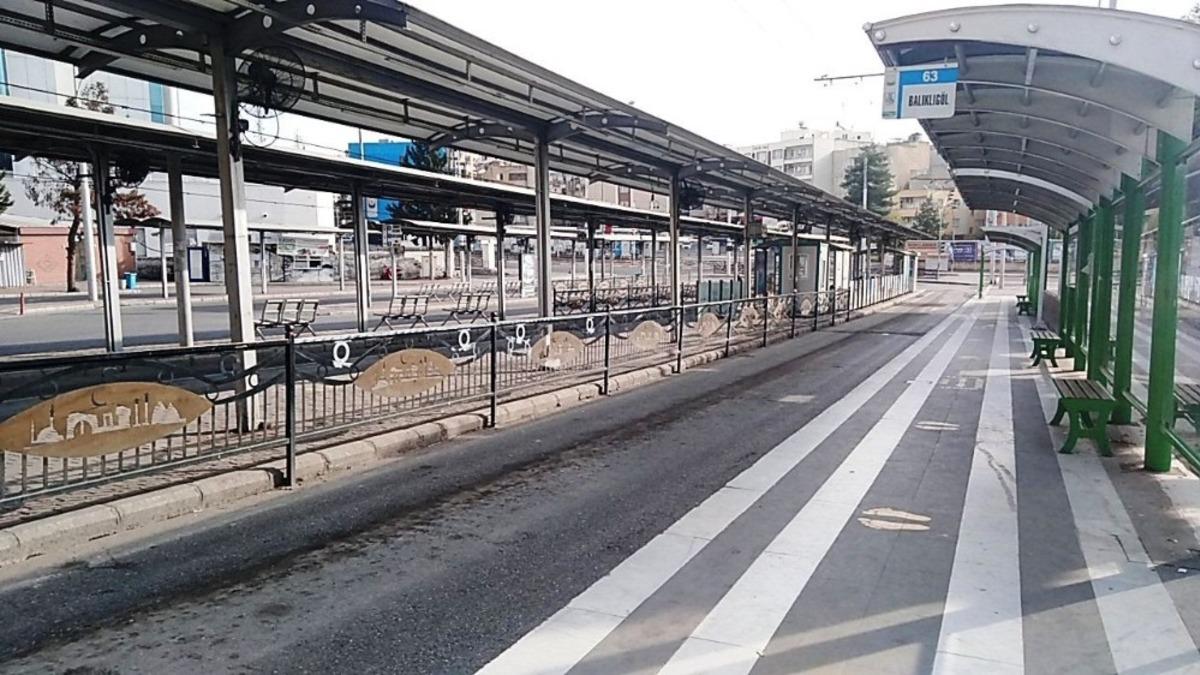 Şanlıurfa&rsquo;da cadde ve sokaklar sesizliğe b&uuml;r&uuml;nd&uuml;