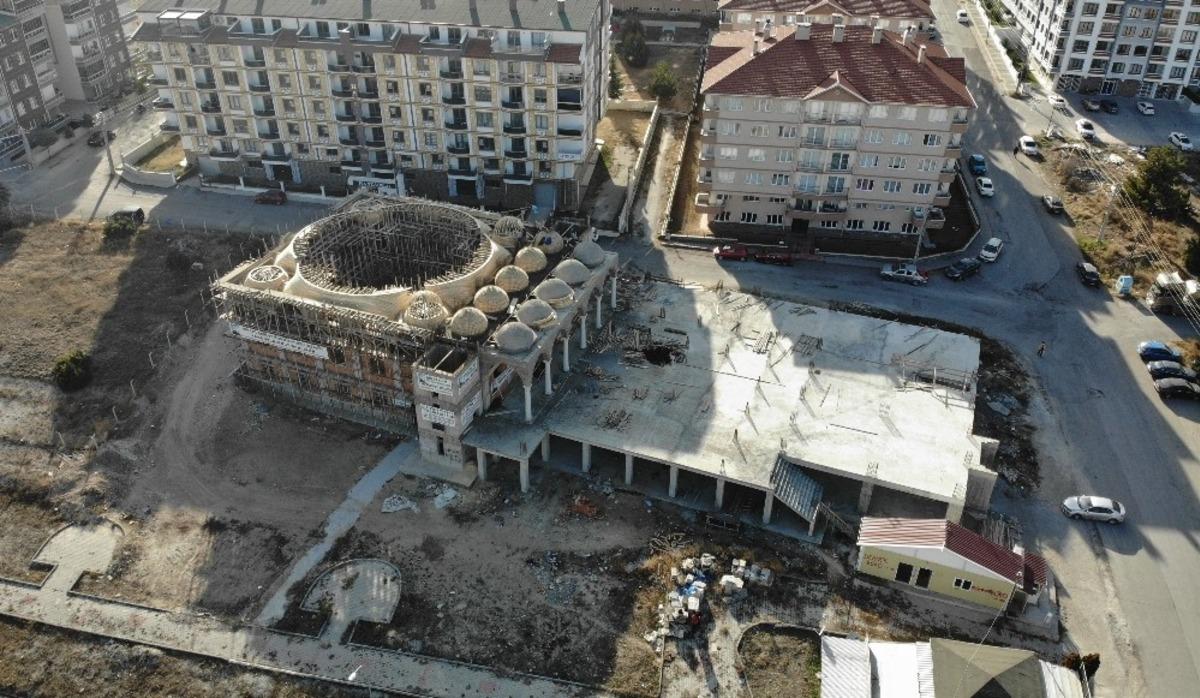 Ribat Camisi ve Kur&rsquo;an Kursu inşaatı yardım bekliyor