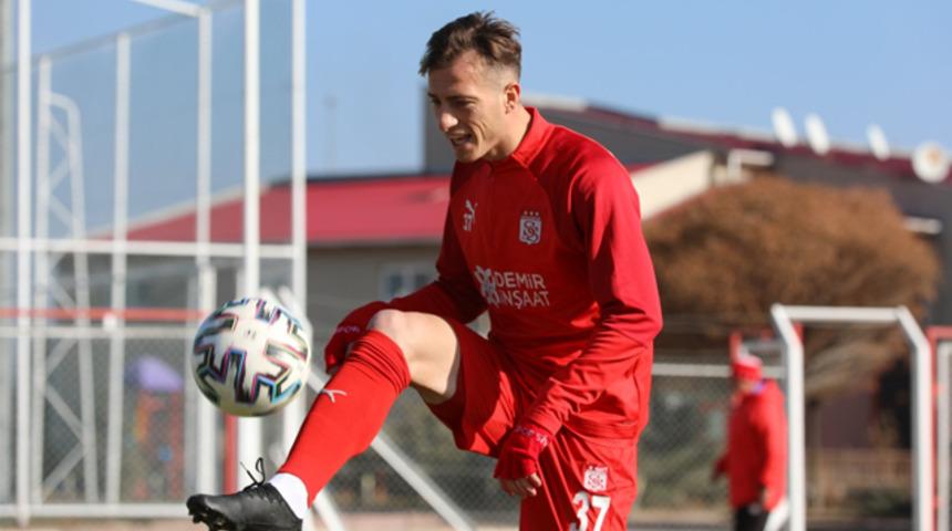 Sivasspor’da Hakan Arslan koronavirüsü atlattı