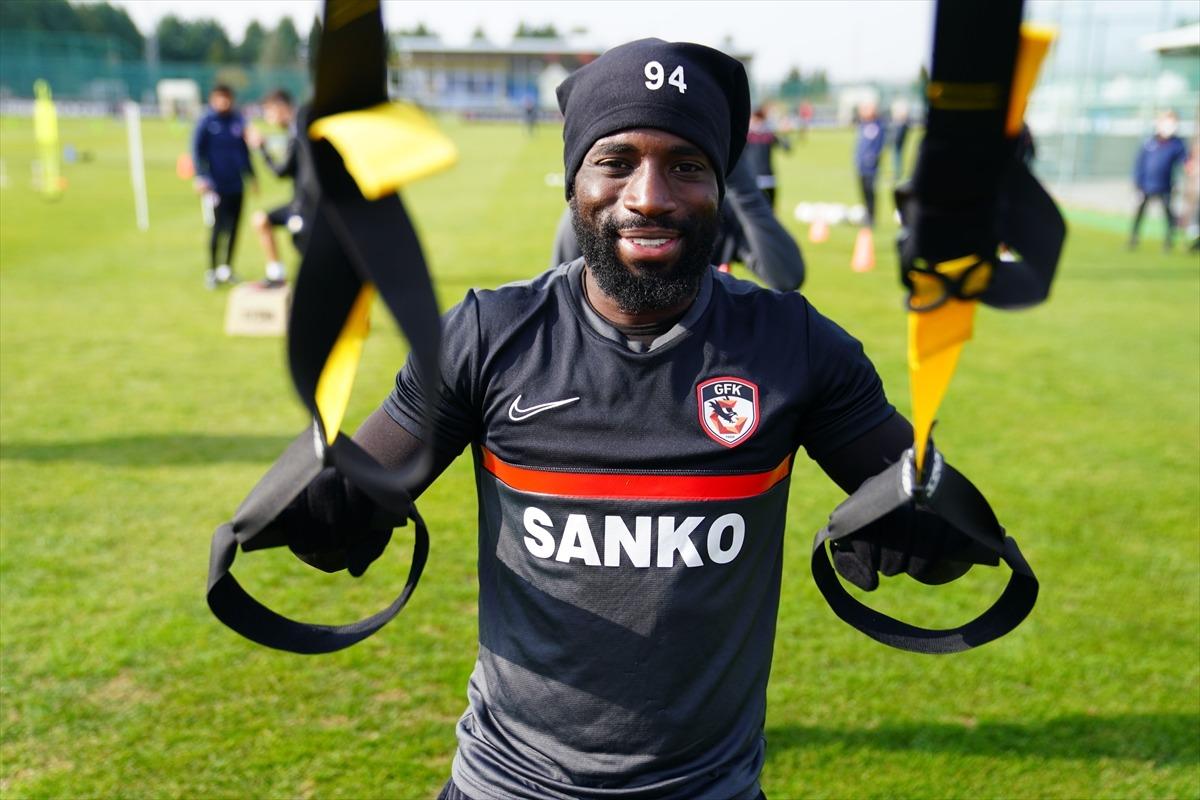 Gaziantep FK, Medipol Başakşehir ma&ccedil;ı hazırlıklarını s&uuml;rd&uuml;rd&uuml;