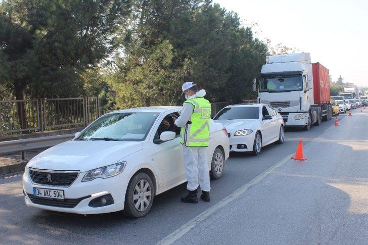 Kocaeli’de sokağa çıkma kısıtlamasını ihlal eden 78 kişiye para cezası kesildi G3