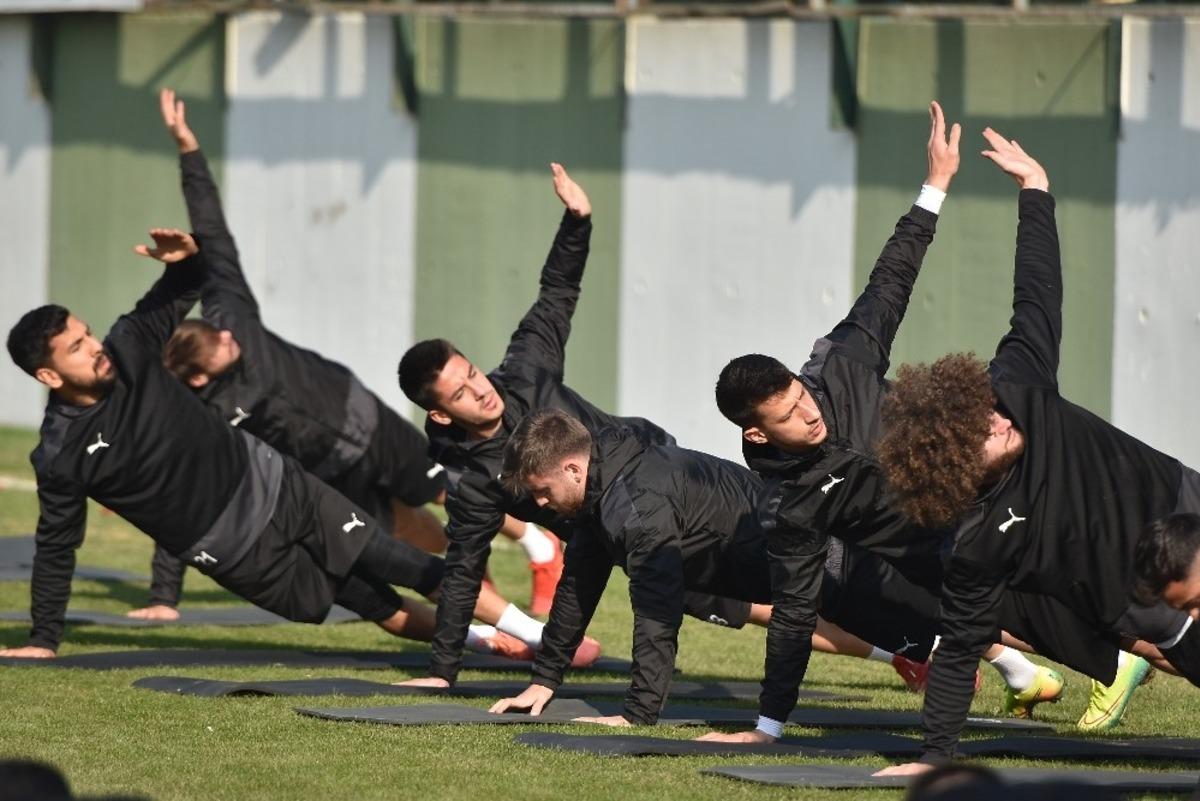 Namağlup Manisa FK, Uşakspor ma&ccedil;ına hazırlanıyor