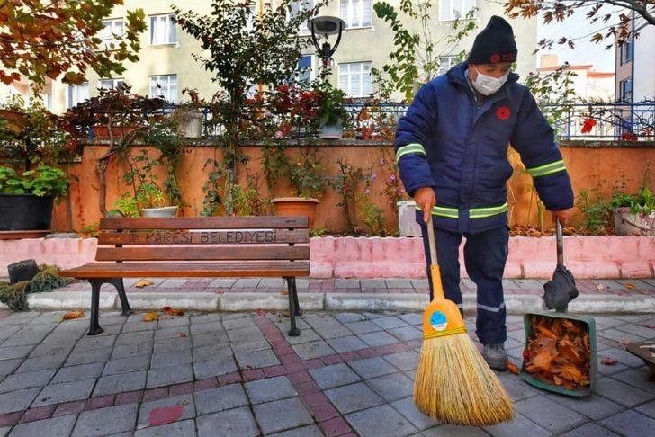 Karesi’nin pandemı savaşçıları sokakları temizledi G3