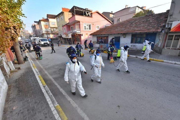 Karesi’nin pandemı savaşçıları sokakları temizledi G4