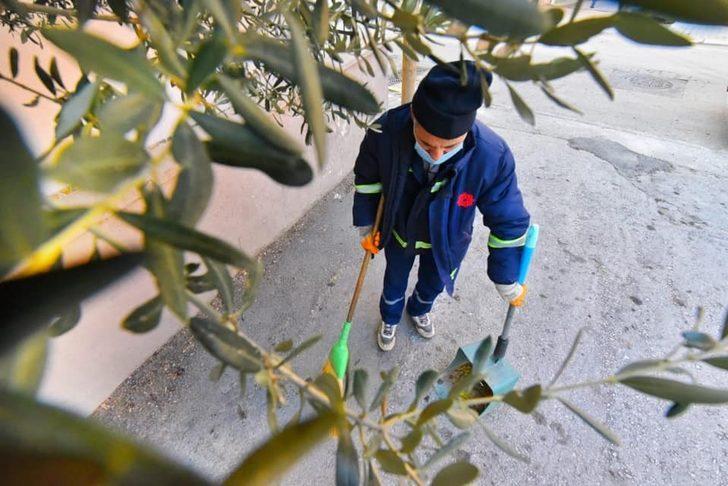 Karesi’nin pandemı savaşçıları sokakları temizledi G5