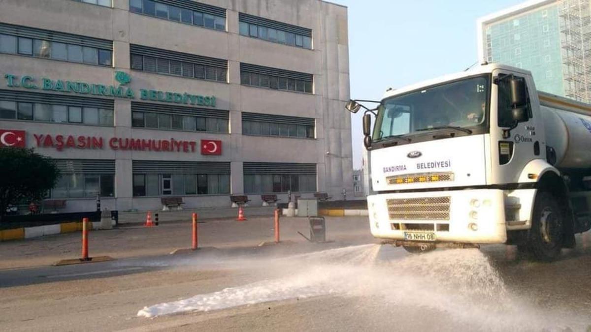 Bandırma&rsquo;da her yer dezenfekte ediliyor