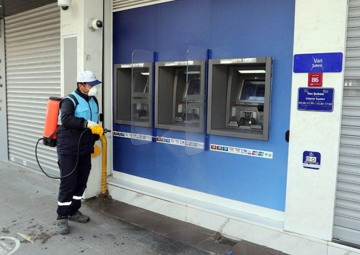 Van Büyükşehir, yasakta ilaçlama çalışması yaptı G5