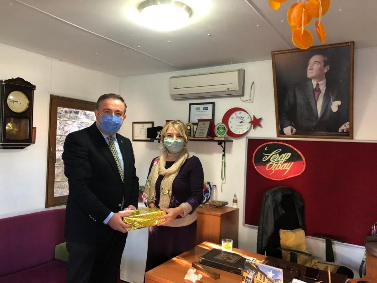 AK Parti Osmangazi kadına se&ccedil;me hakkı verilişini &ouml;zel bir programla kutladılar