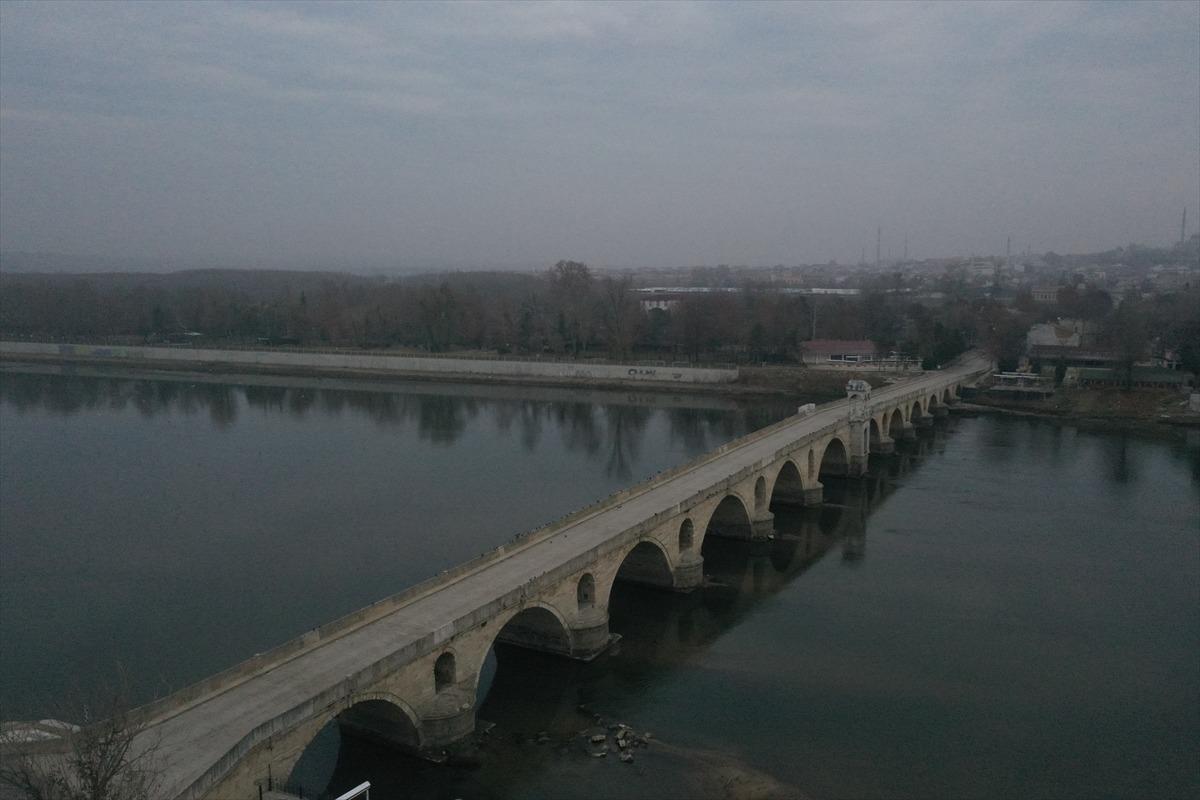 Trakya'da sokağa &ccedil;ıkma kısıtlaması nedeniyle cadde ve sokaklarda sessizlik hakim